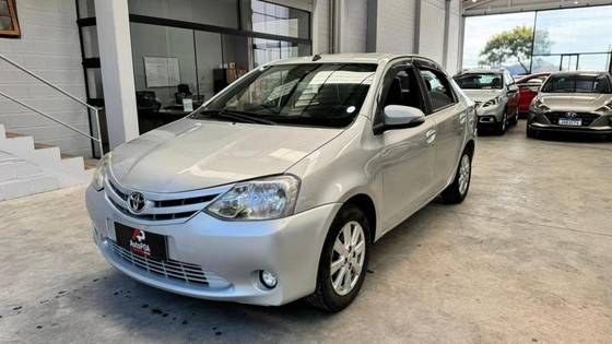 TOYOTA ETIOS 1.5 XLS 16V FLEX 4P MANUAL TOYOTA ETIOS 1.5 XLS 16V FLEX 4P MANUAL